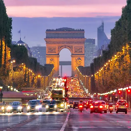 Des Champs Elysées Appartamento